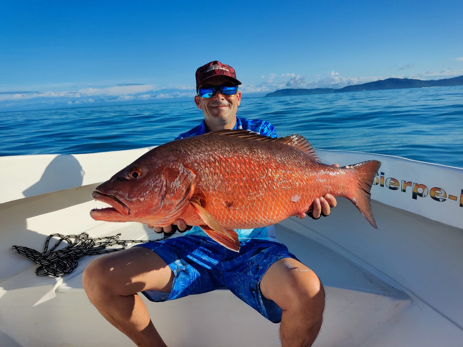 Inshore fishing off the Sierpe River mouth, Costa Rica — photo 6