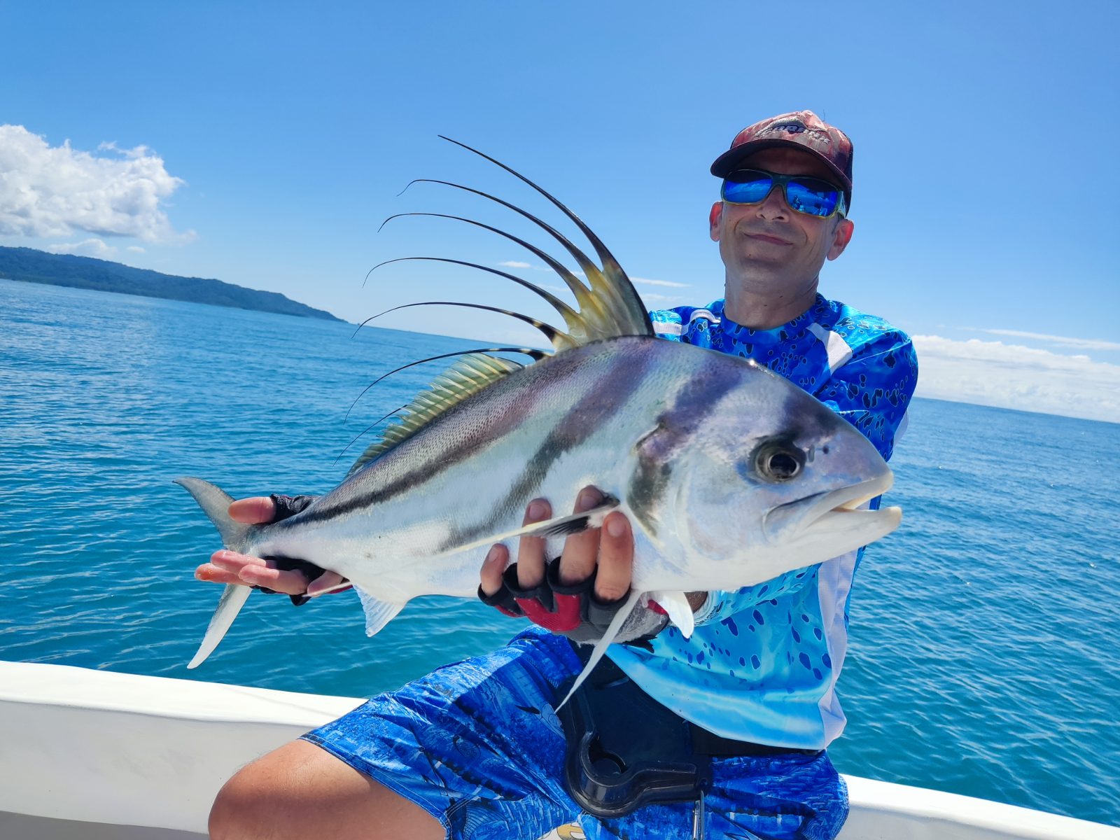 Inshore fishing off the Sierpe River mouth, Costa Rica — photo 8