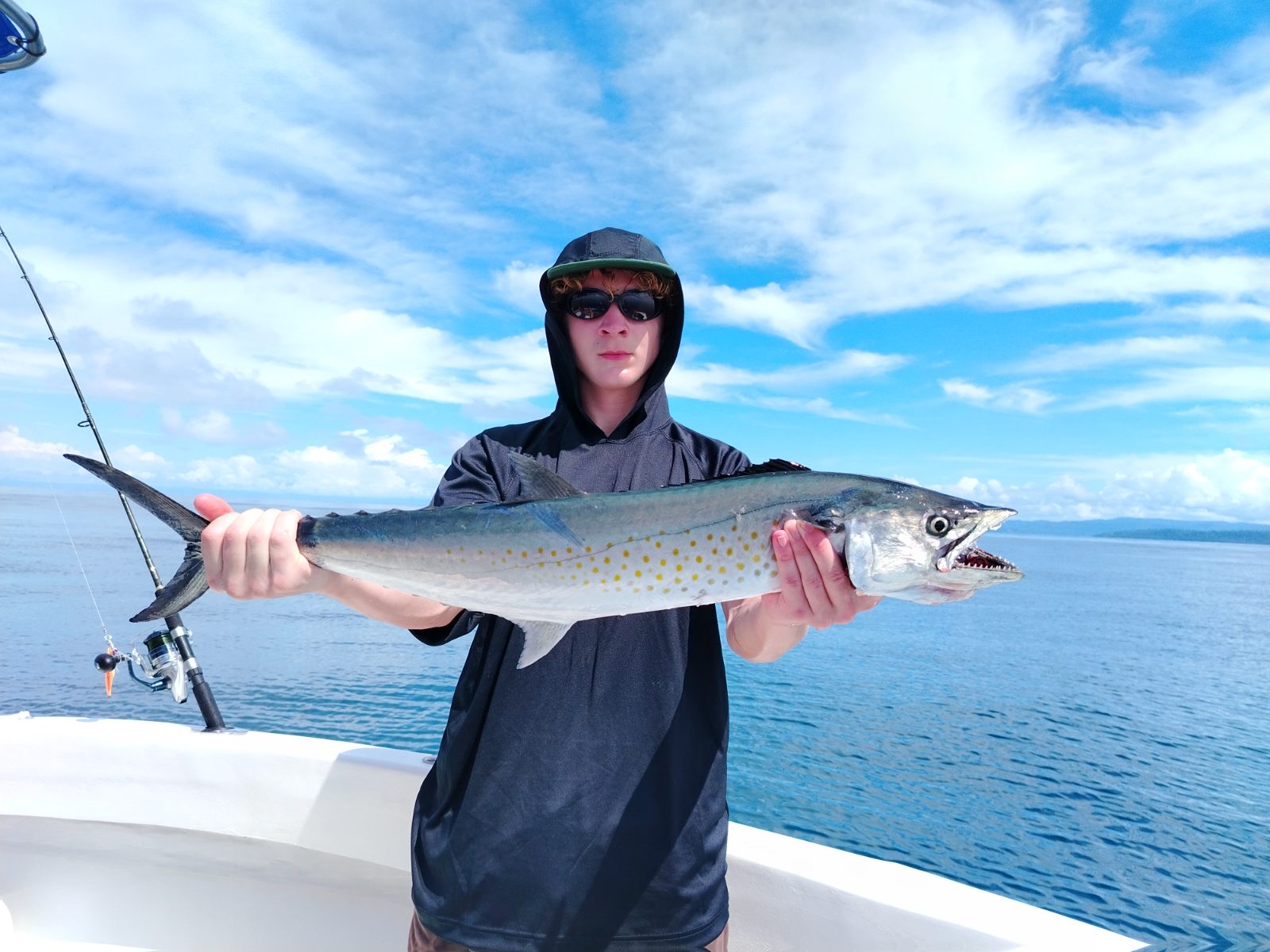 Inshore fishing off the Sierpe River mouth, Costa Rica — photo 10