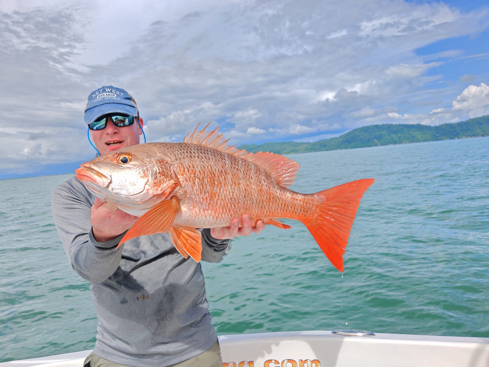 Inshore fishing off the Sierpe River mouth, Costa Rica — photo 25