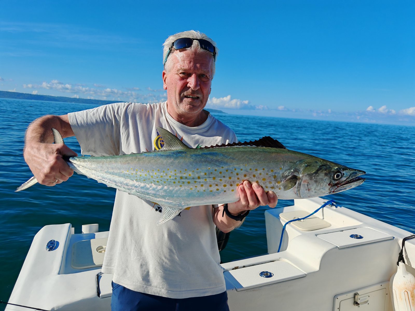Inshore fishing off the Sierpe River mouth, Costa Rica — photo 31