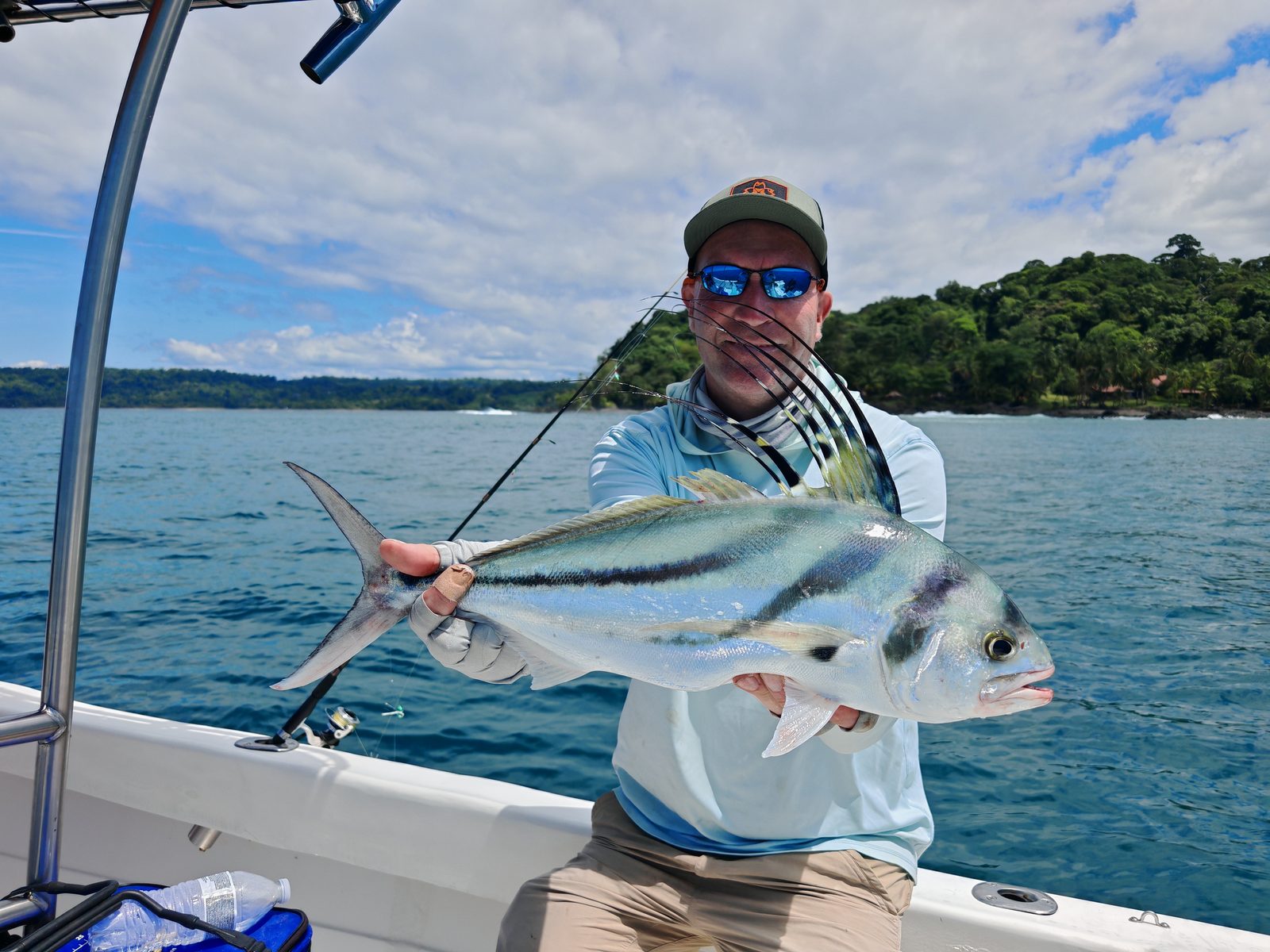 Inshore fishing off the Sierpe River mouth, Costa Rica — photo 35